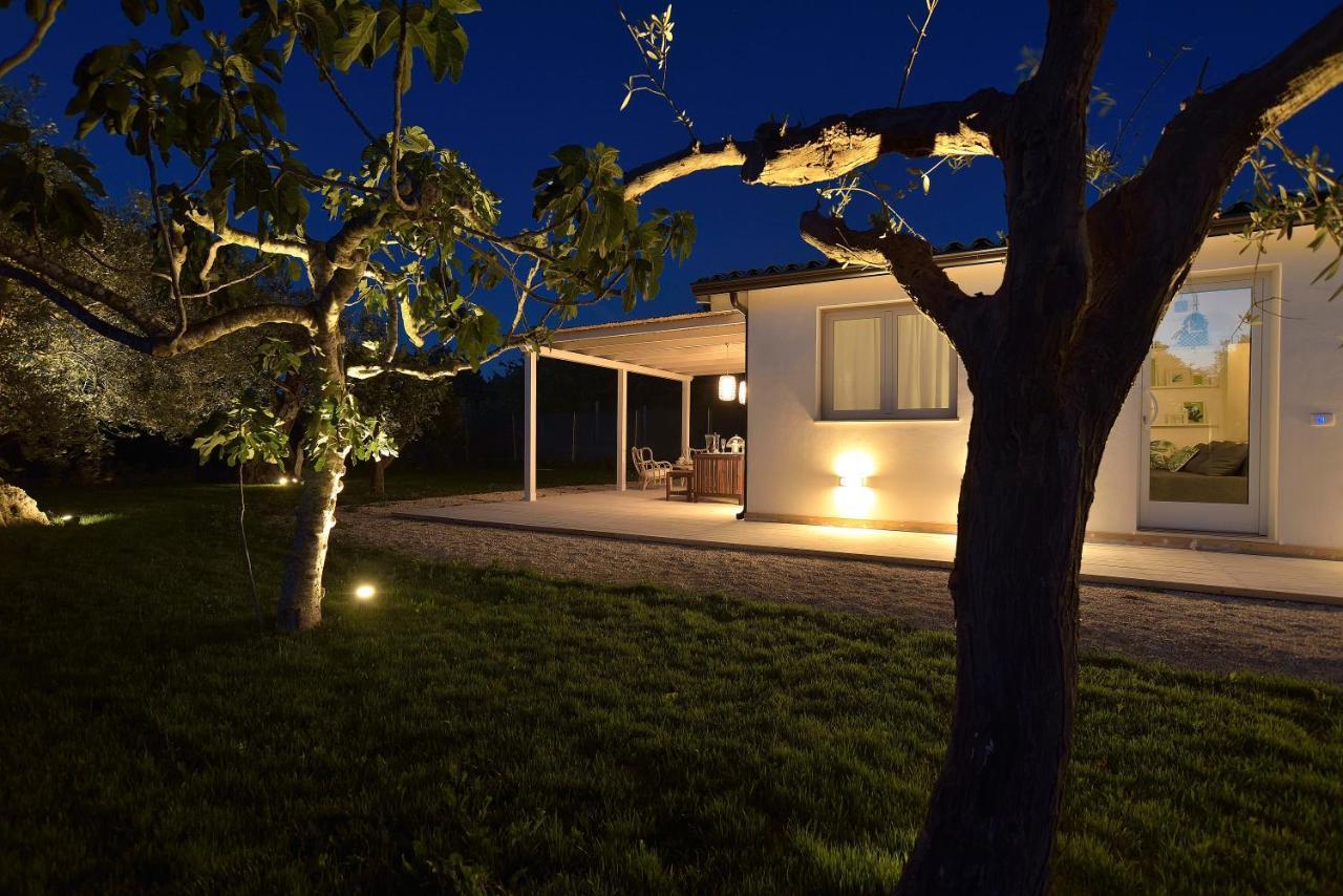 Villa Federica Con Piscina/With Pool Santa Maria Del Focallo Exterior photo